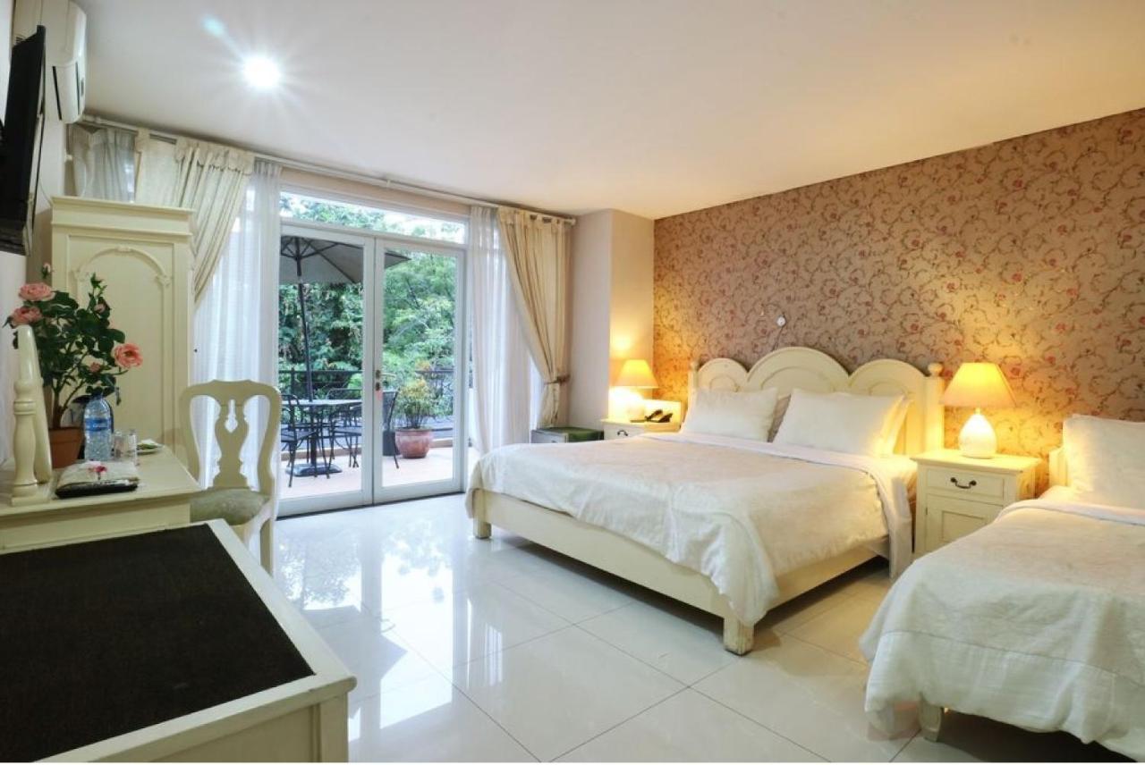 La Nostalgie Boutique Guest House Bandung Exterior foto