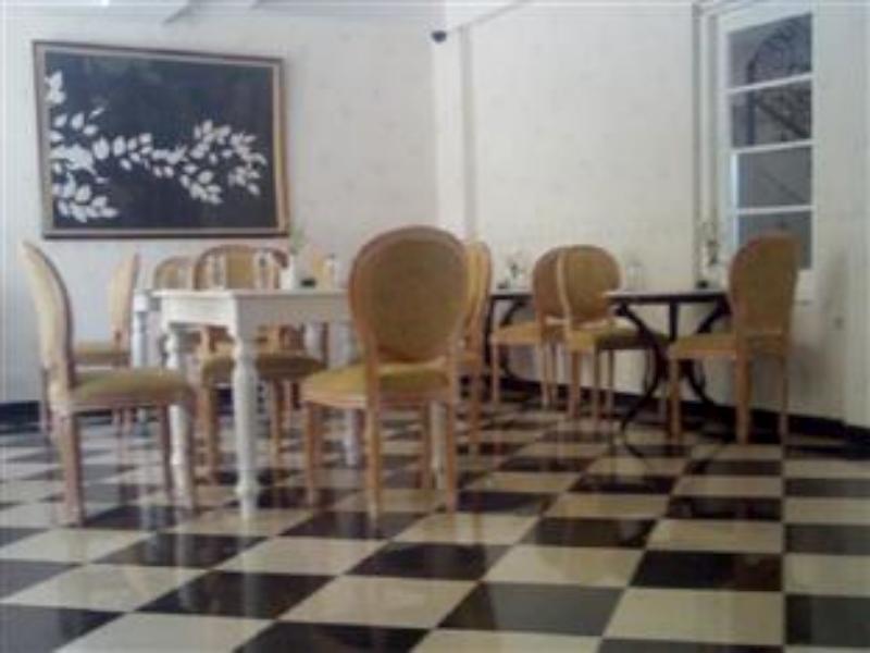 La Nostalgie Boutique Guest House Bandung Exterior foto